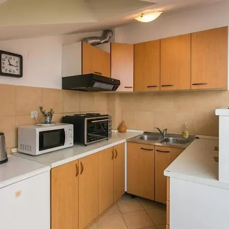 Lala - Two Bedroom With Sea View Apartment