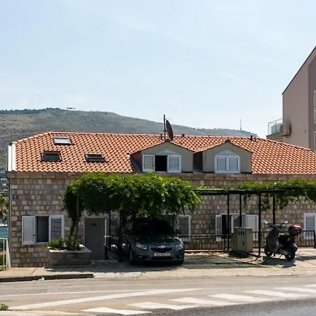 Lala - Two Bedroom With Sea View *