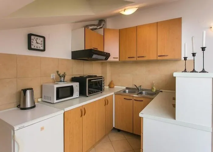 Lala - Two Bedroom With Sea View דירה