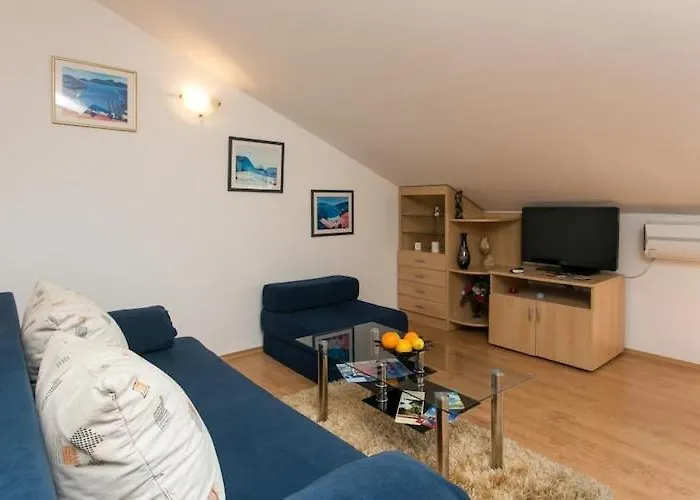 Lala - Two Bedroom With Sea View Apartmán *