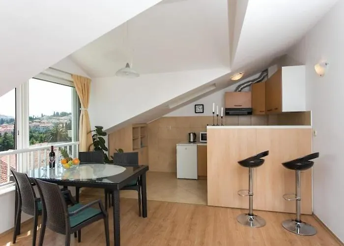 Lala - Two Bedroom With Sea View