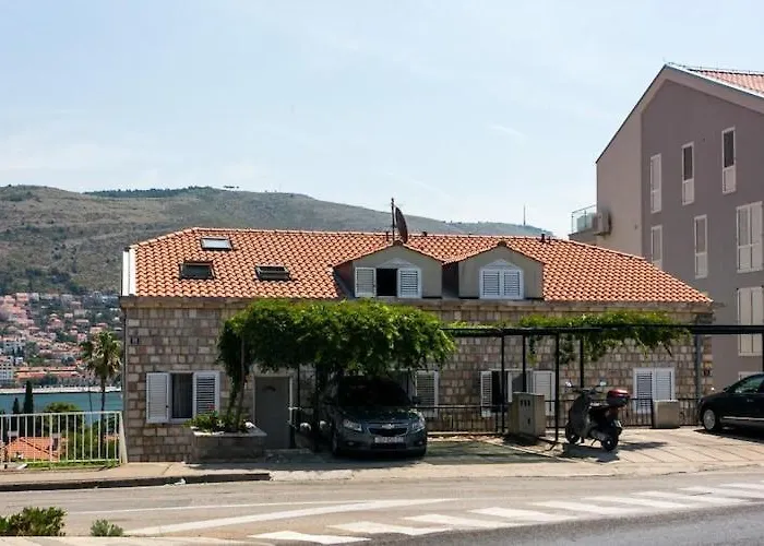 Lala - Two Bedroom With Sea View *